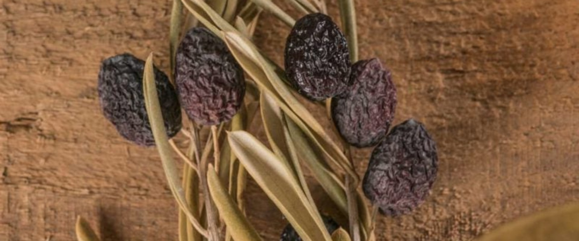 Exploring the Benefits and Risks of Olive Leaf Extract: A Comprehensive Guide